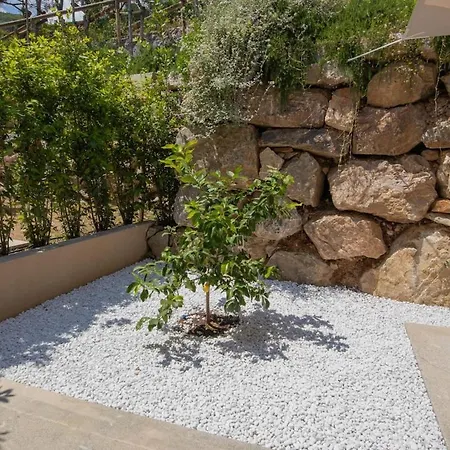 Apartment Baia Di Spartaia 5 *